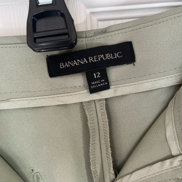 Banana Republic, Blake crop wide leg pants size 12. Sage olive green. - Picture 4 of 8